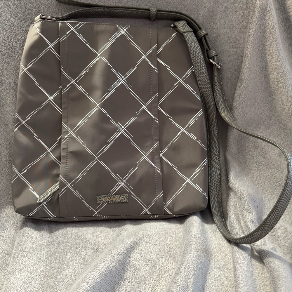 Vera Bradley Crossbody Bag Gray With Silver Diamond Pattern EUC